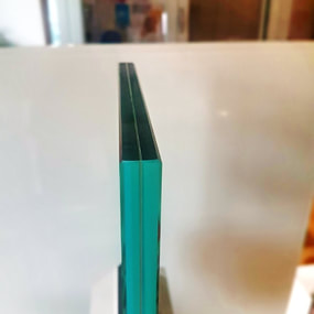 Vetro laminato dettaglio sezione